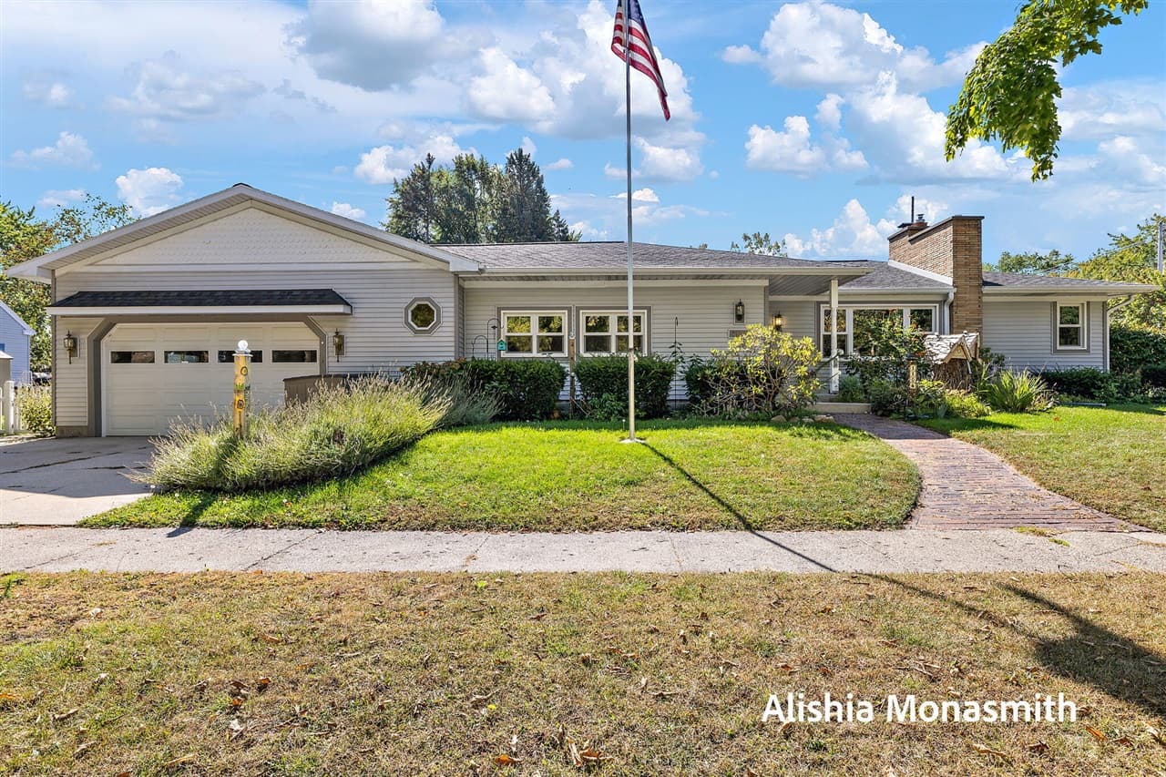 1104 Woodlawn Avenue