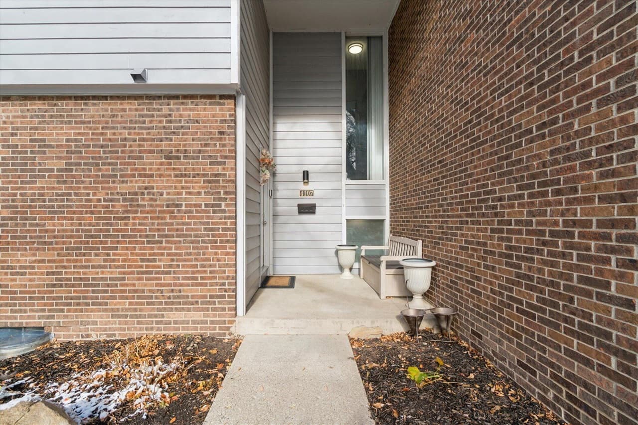 4107 S Norway Street