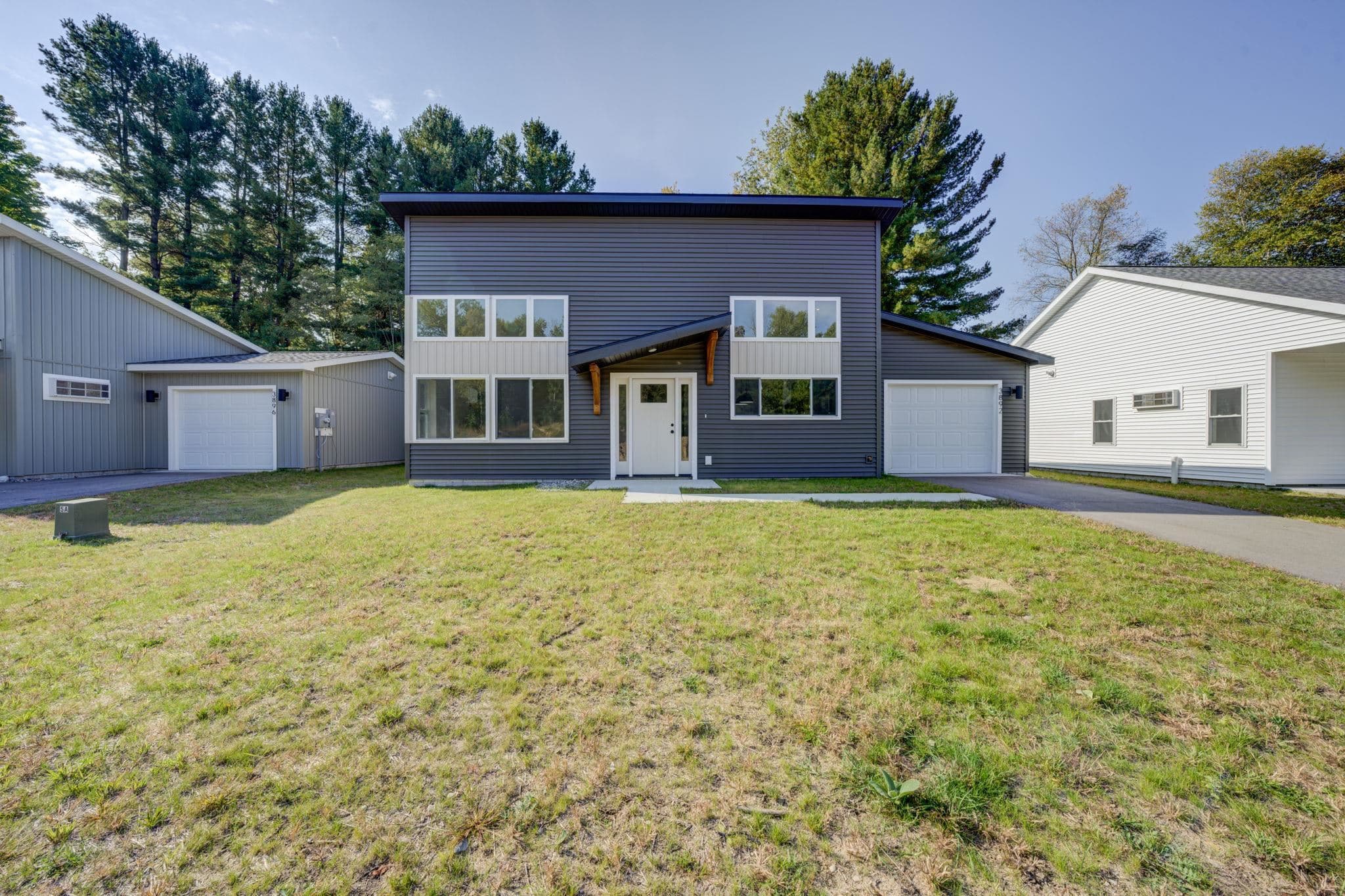 3892 Falling Leaf Trail