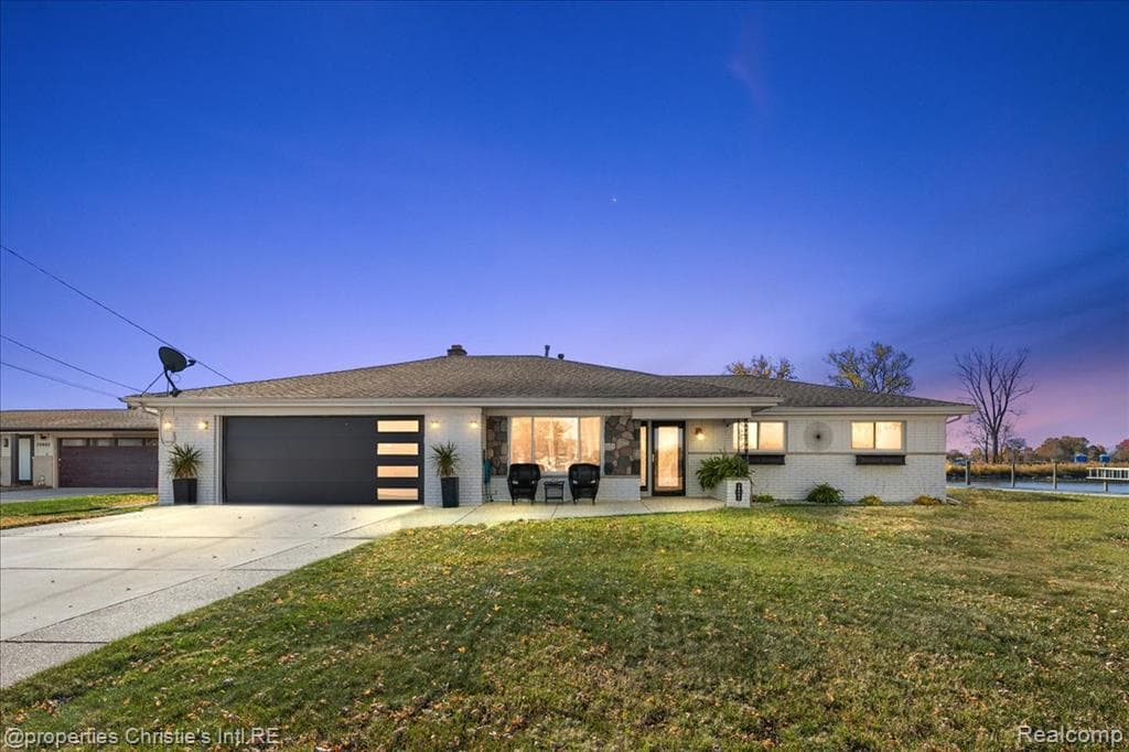 38695 Venetian Drive