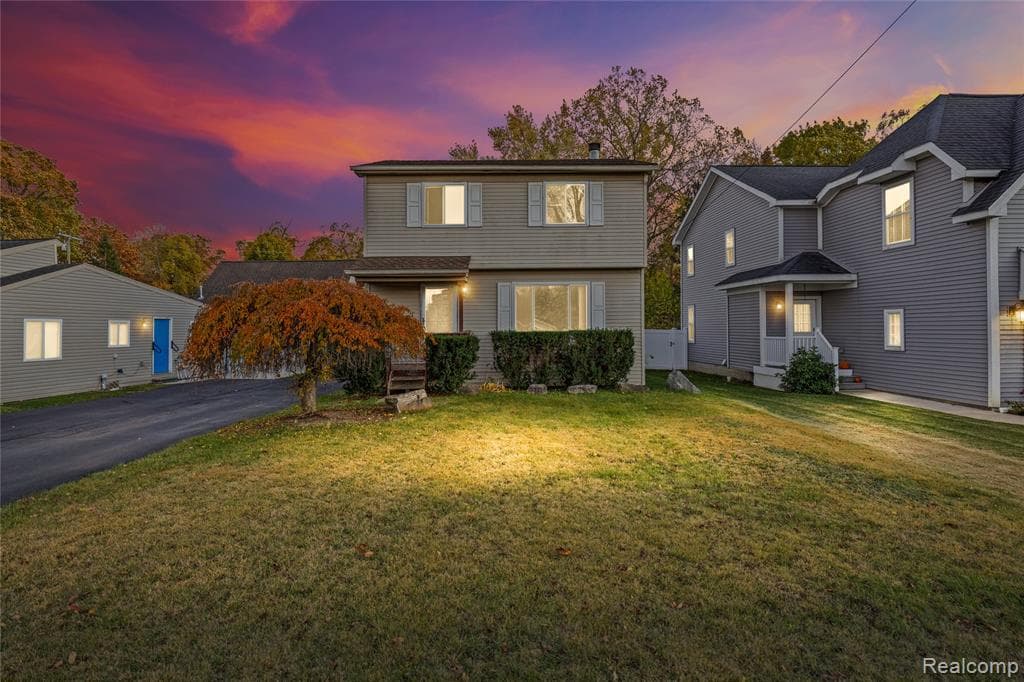 3977 Cresthaven Drive