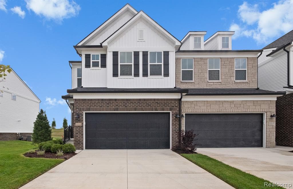 5580 E Spaniel Drive