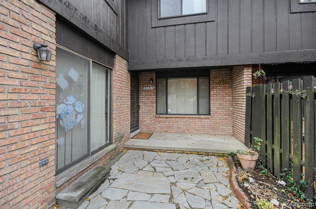 37313 Clubhouse Drive