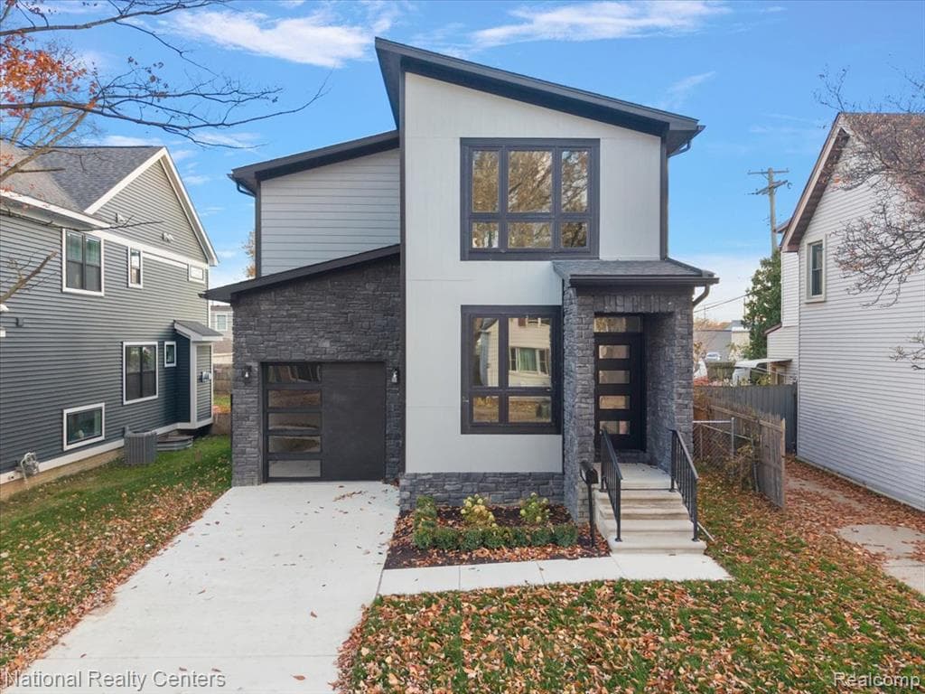 1032 E BRECKENRIDGE Street