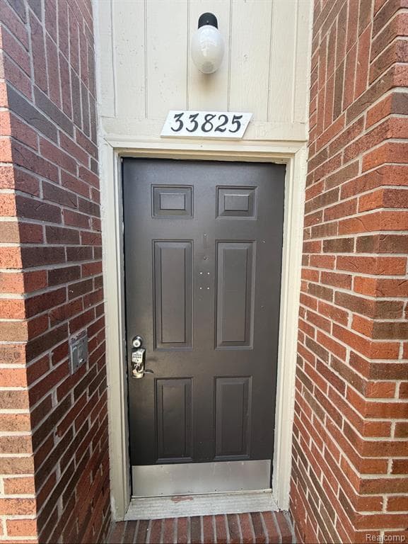 33825 Pondview Circle