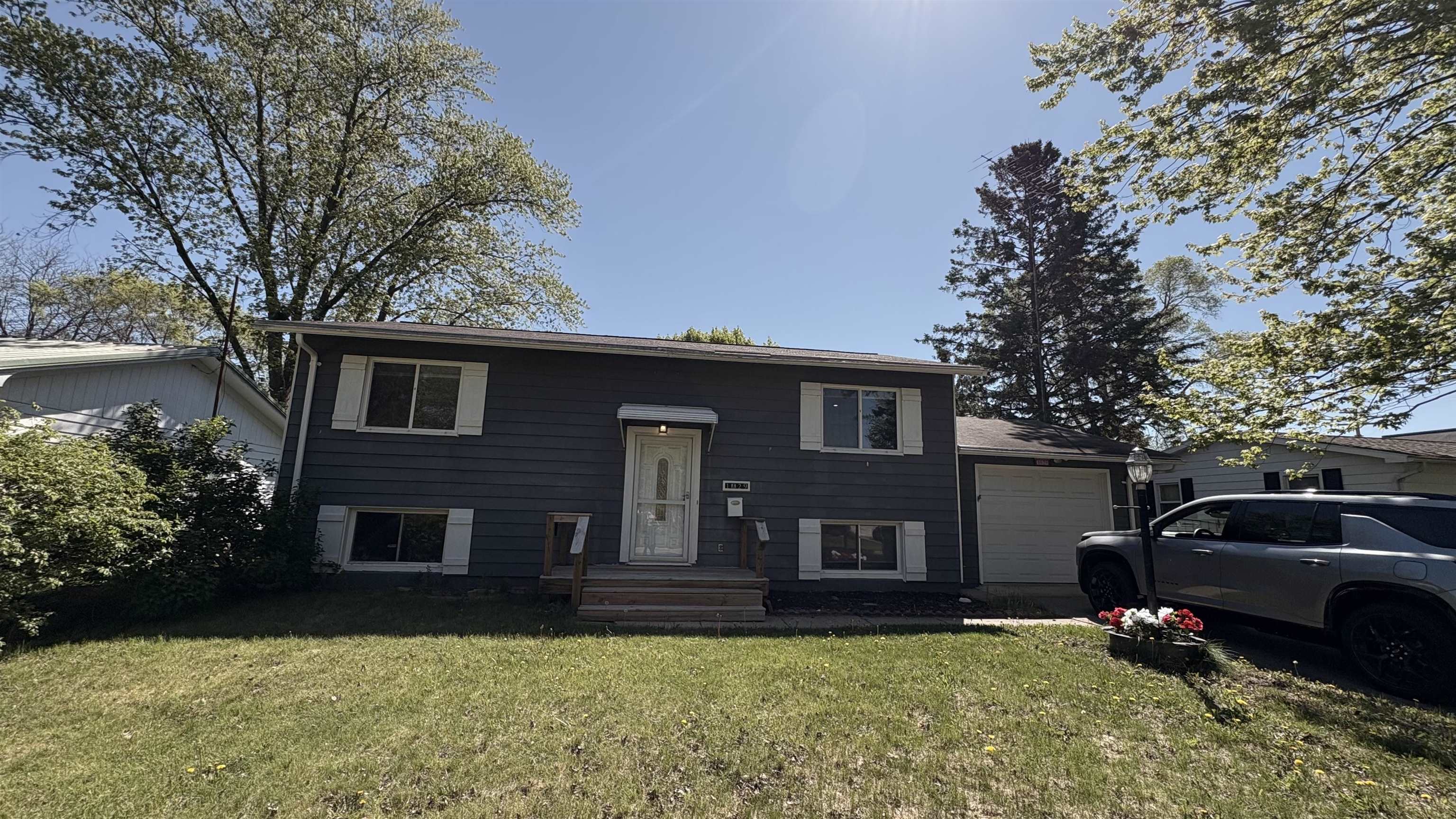 1029 E Taylor Street