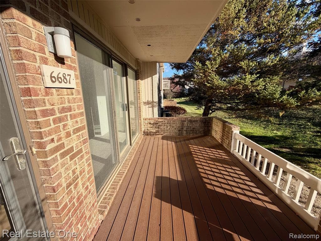 6687 Maple Lakes Drive