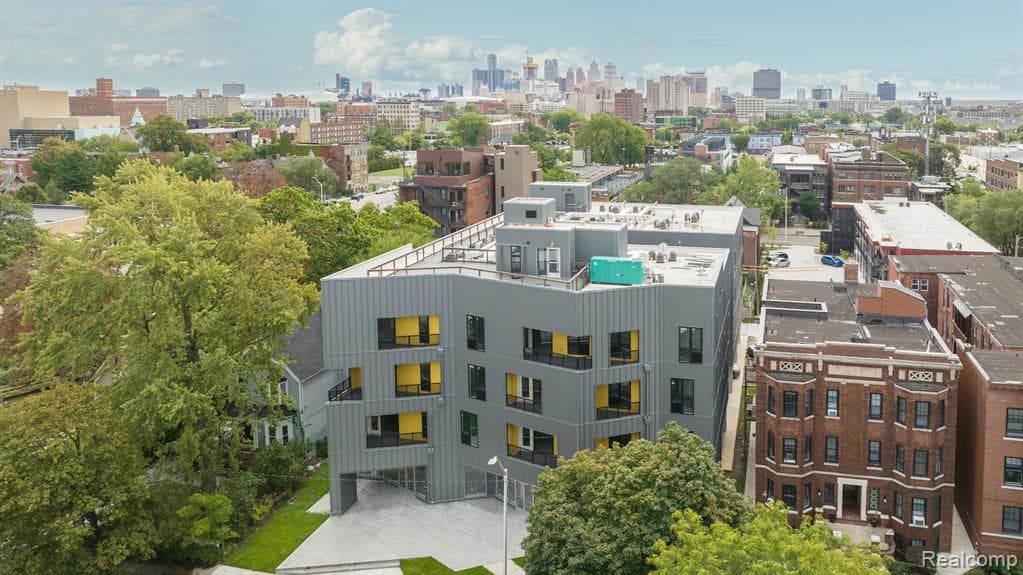 655 W Willis Street 411