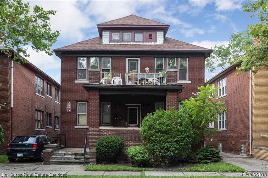 825 Beaconsfield 2N Avenue