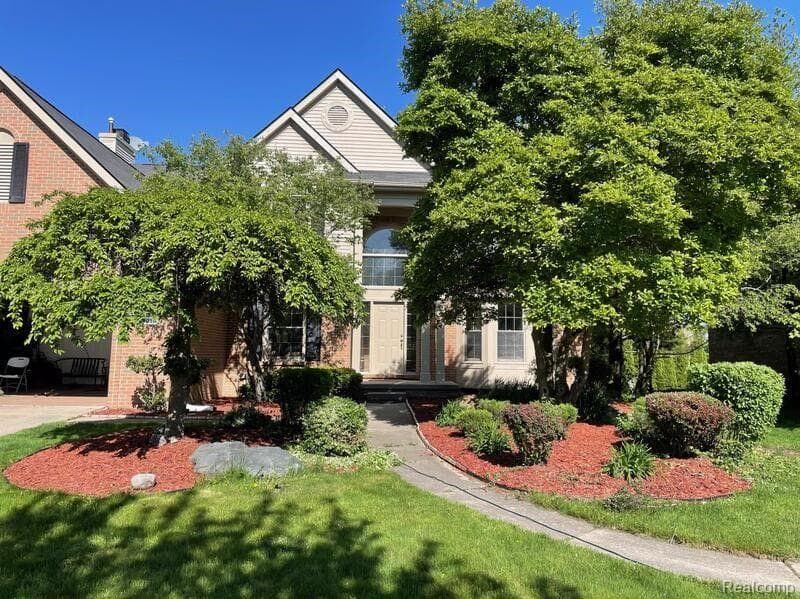 19036 GLENGARRY Drive