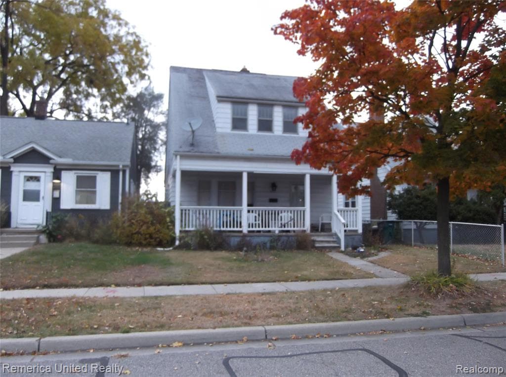 202 W Bennett Avenue