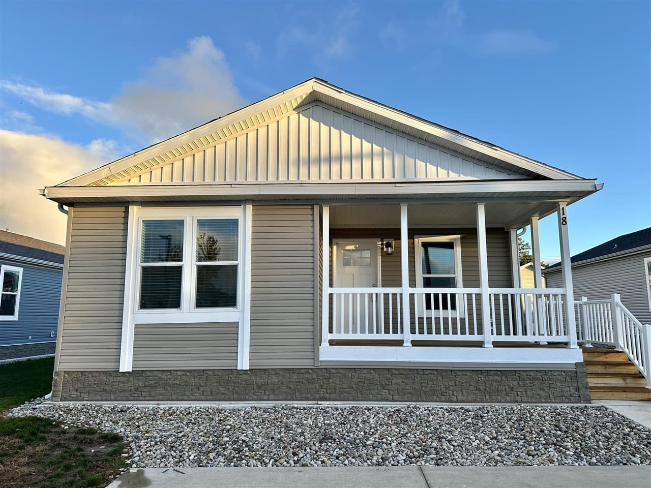 1283 E Ellis Road 18