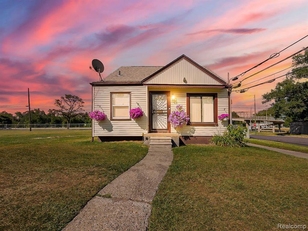 19377 Fenmore Street