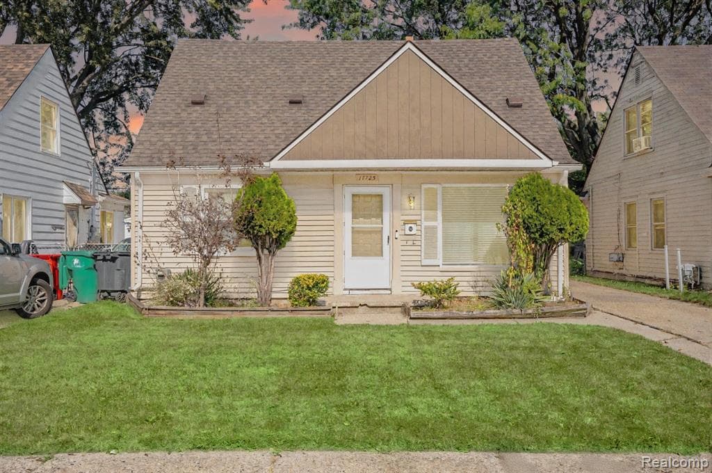 17725 Lincoln Avenue