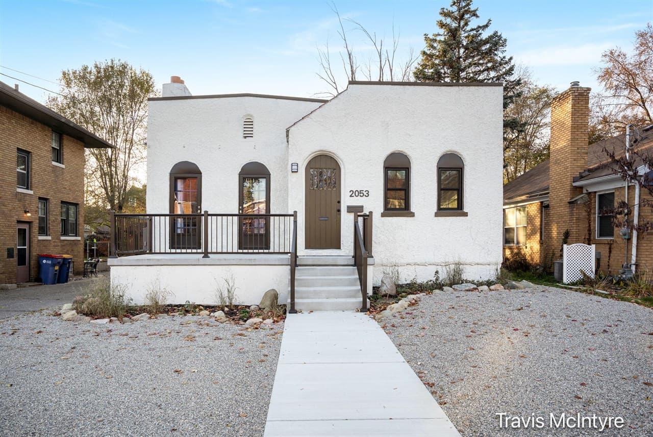 2053 Paris Avenue