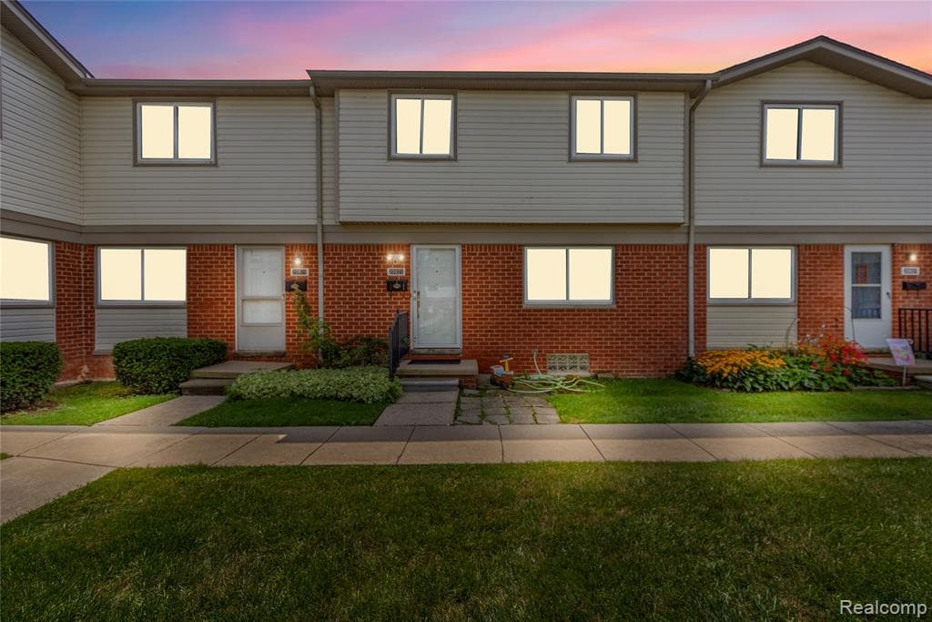 20825 Washington Street