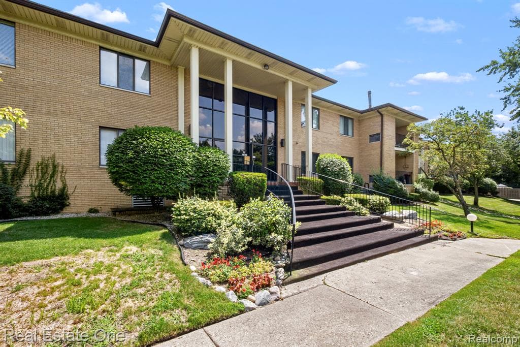 31915 W 14 Mile Road 247