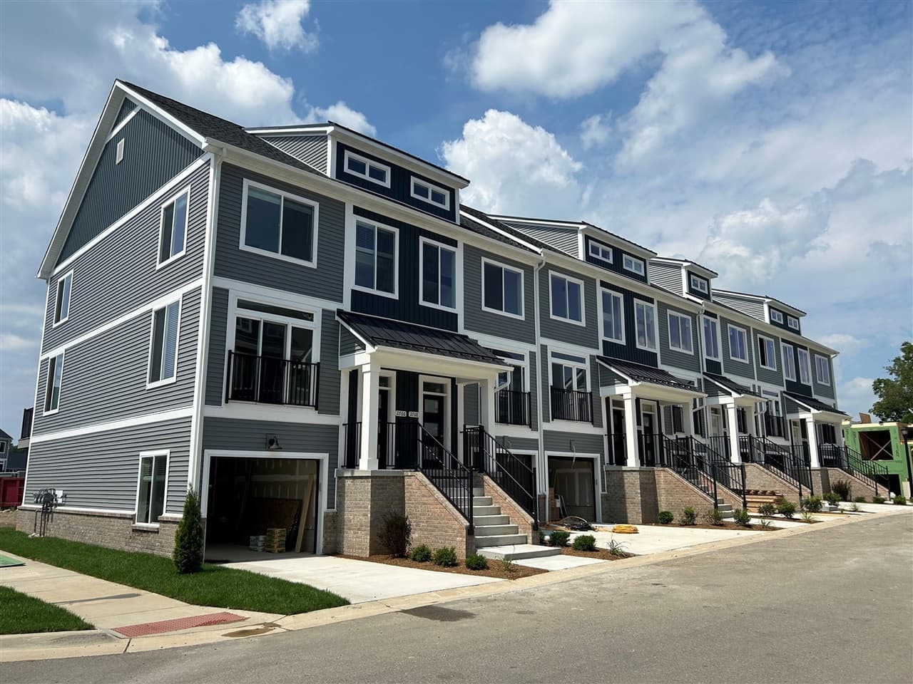 2768 Bristol Ridge Drive 33