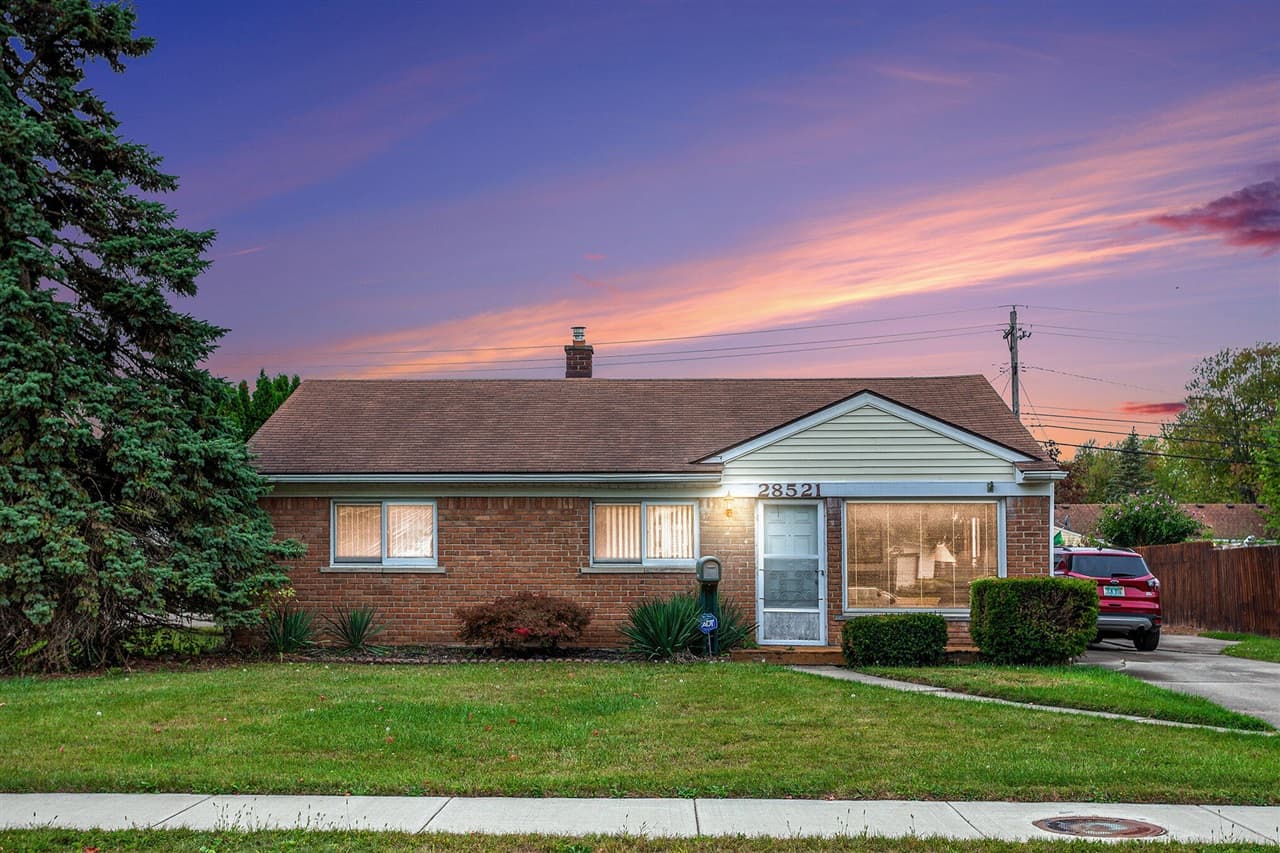 28521 Sutherland Street