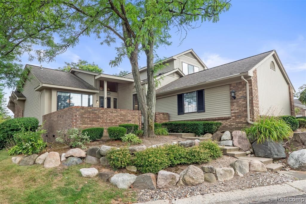 7208 Creeks Bend Drive