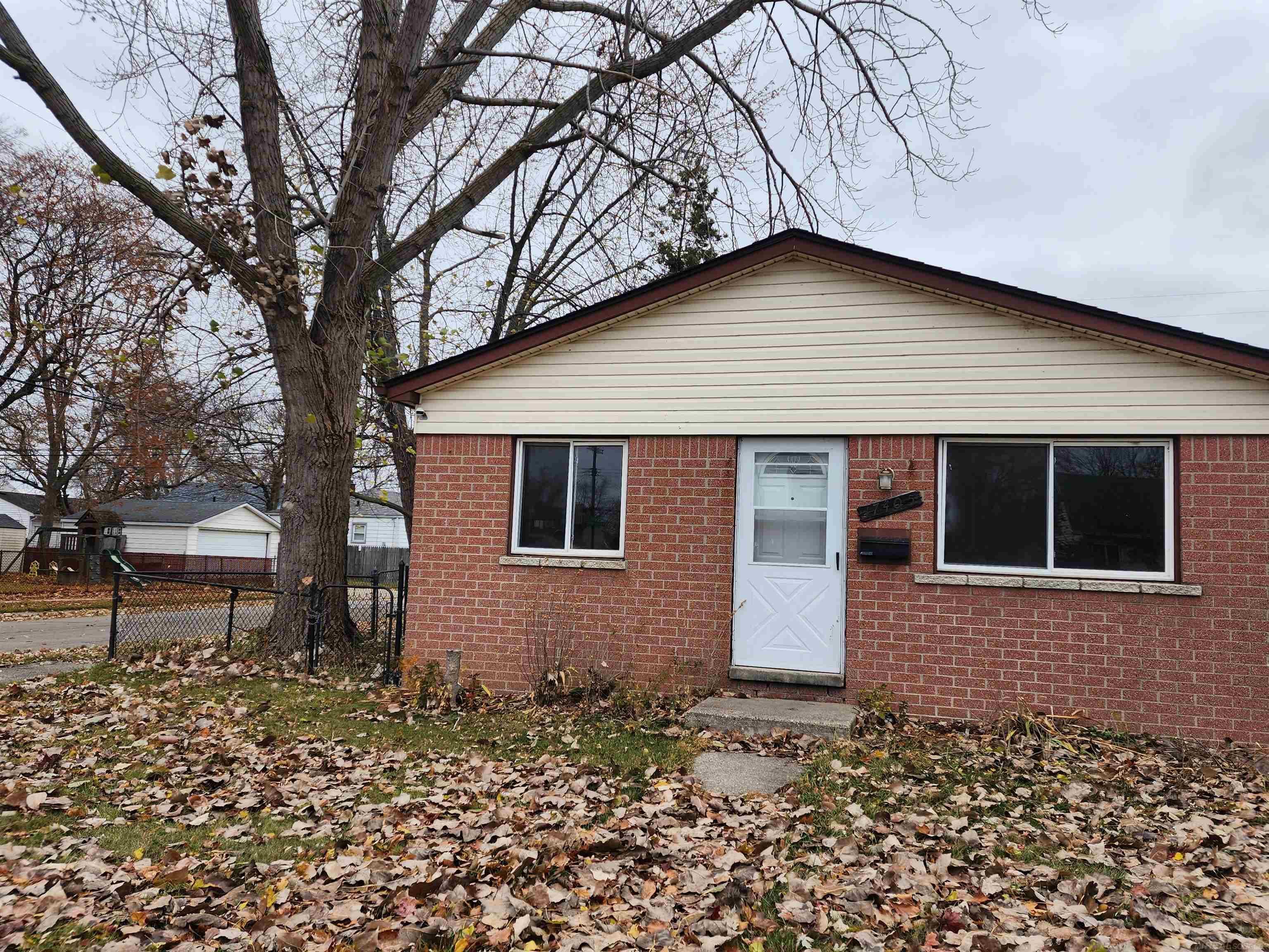 17405 Ivanhoe Street