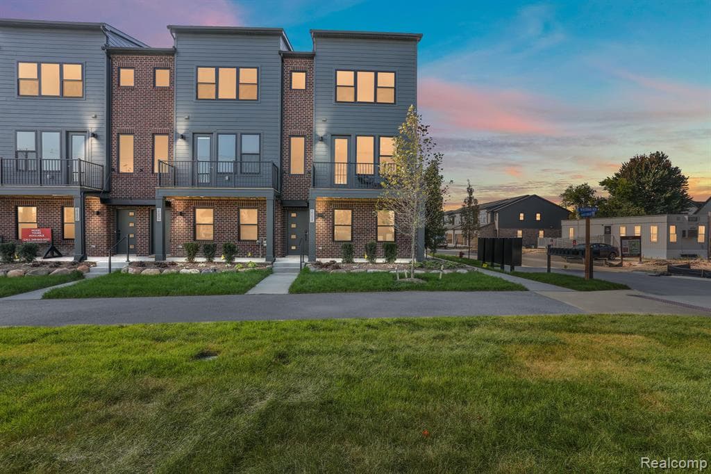 2157 Evergreen Lane 23