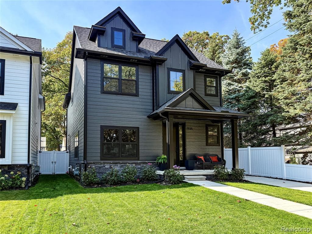 1935 Brookwood Avenue