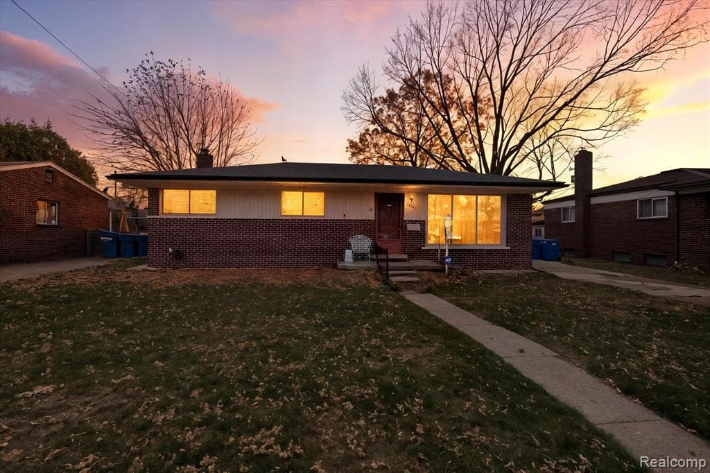 24245 Patricia Avenue