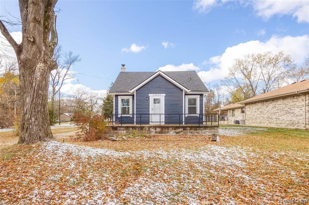 20203 Hubbard Street