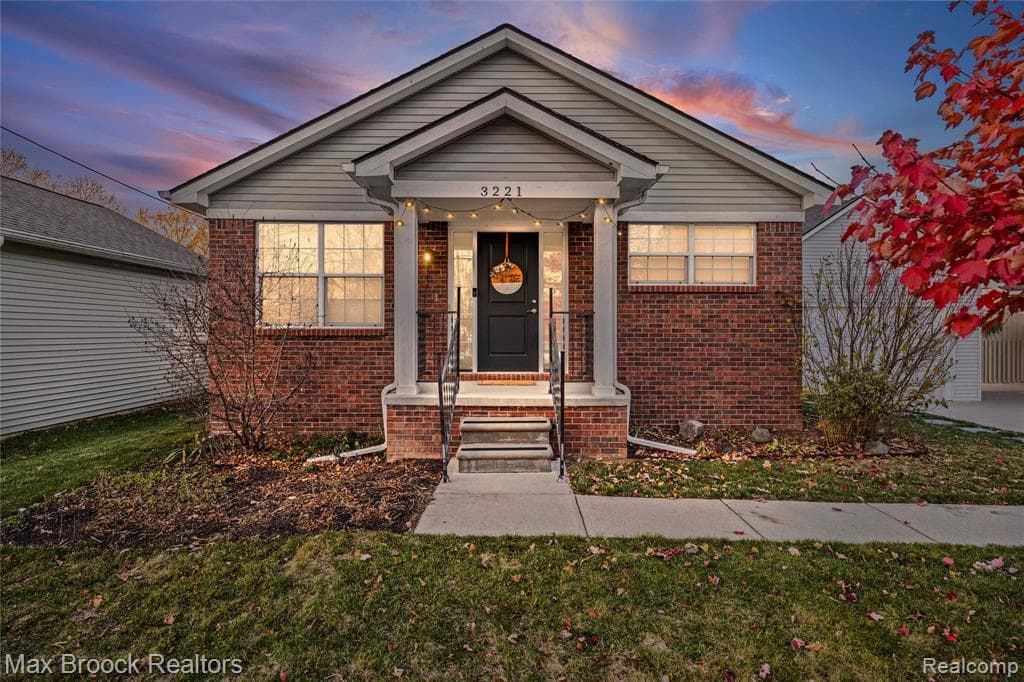 3221 Bessie Street