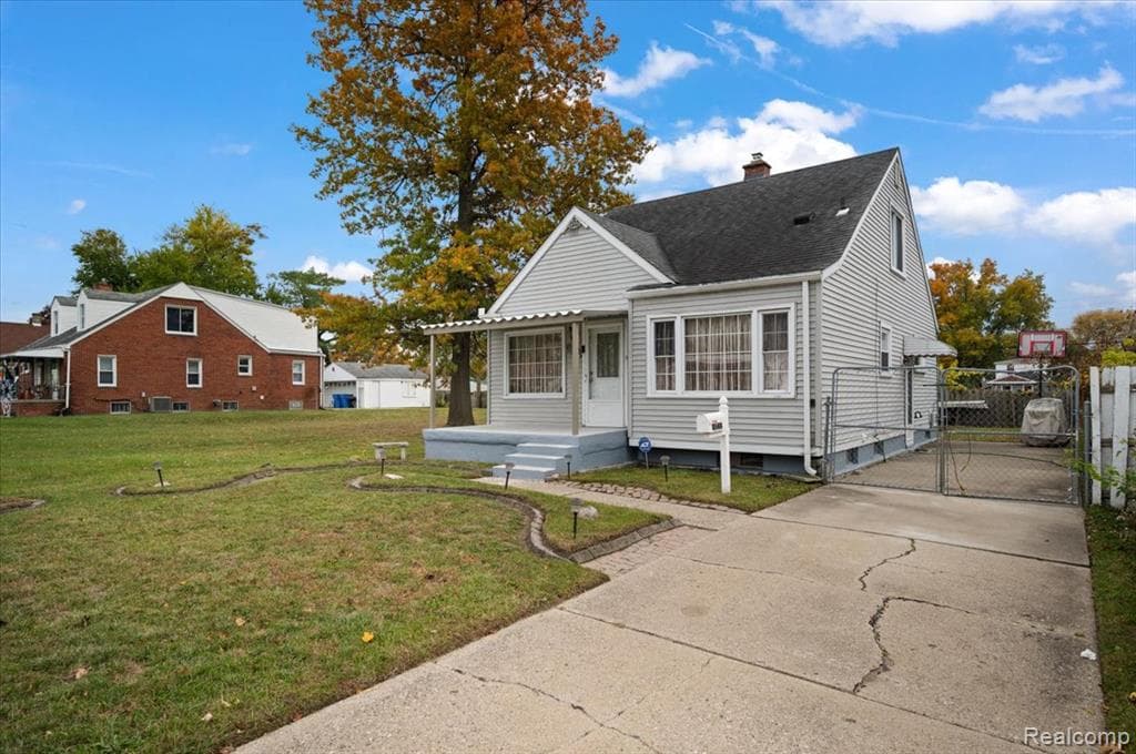 2144 Woodruff Avenue