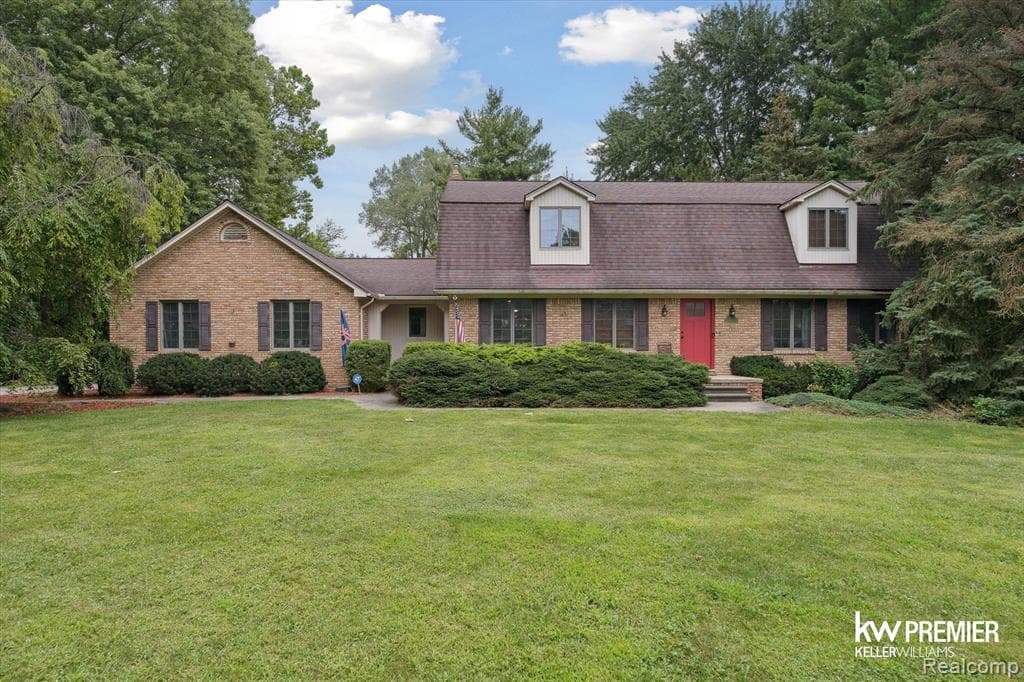 1751 Trafalgar Square