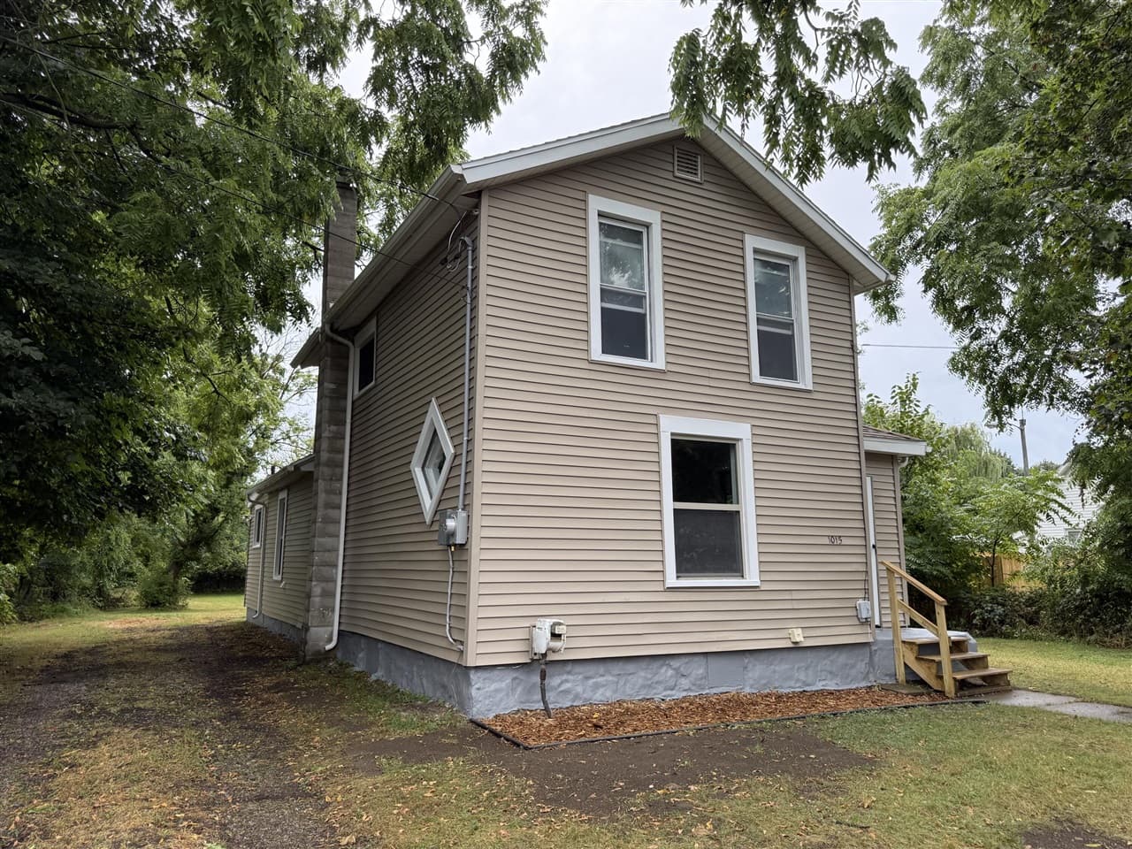 1015 N Blackstone Street