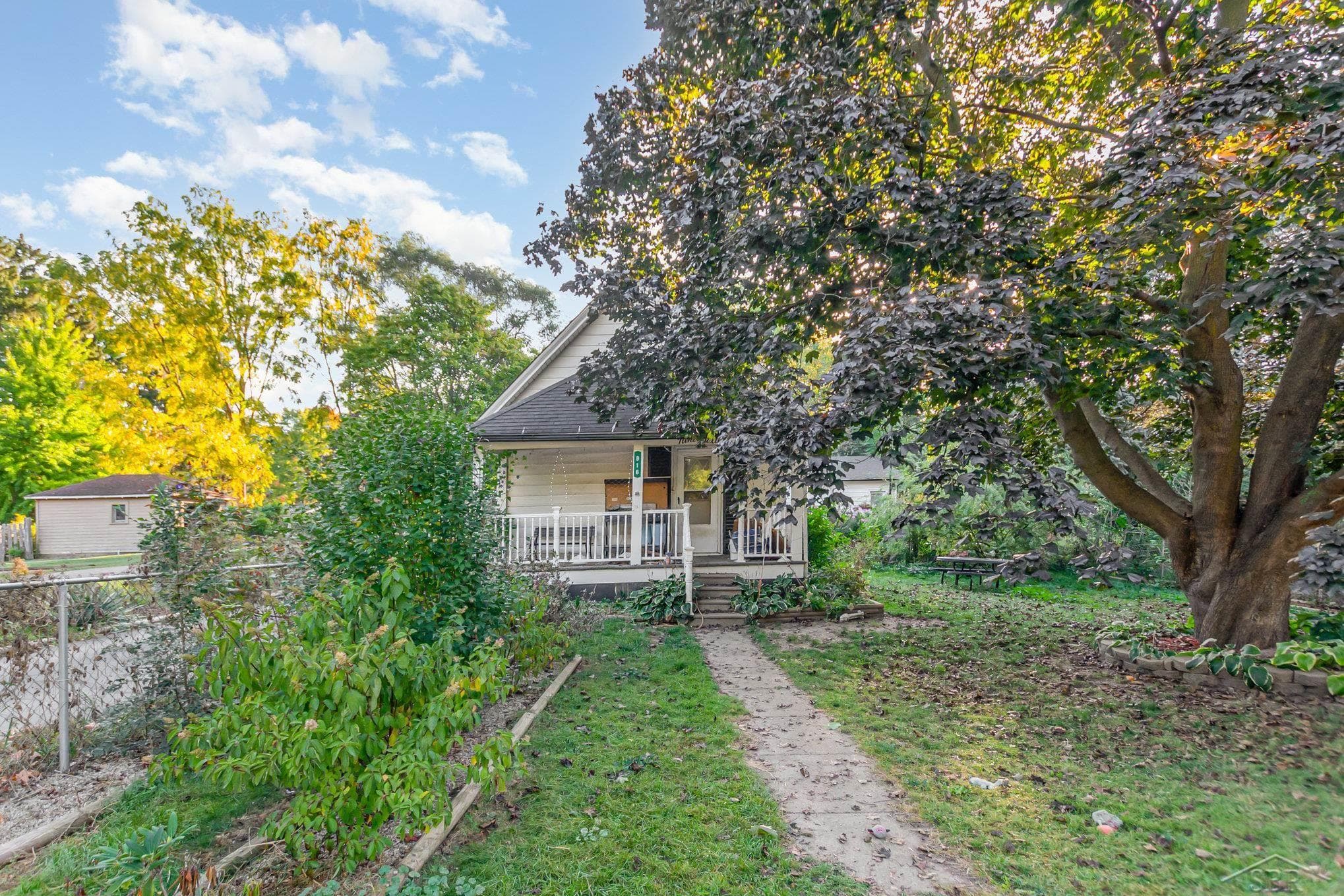 916 N Shiawassee Street