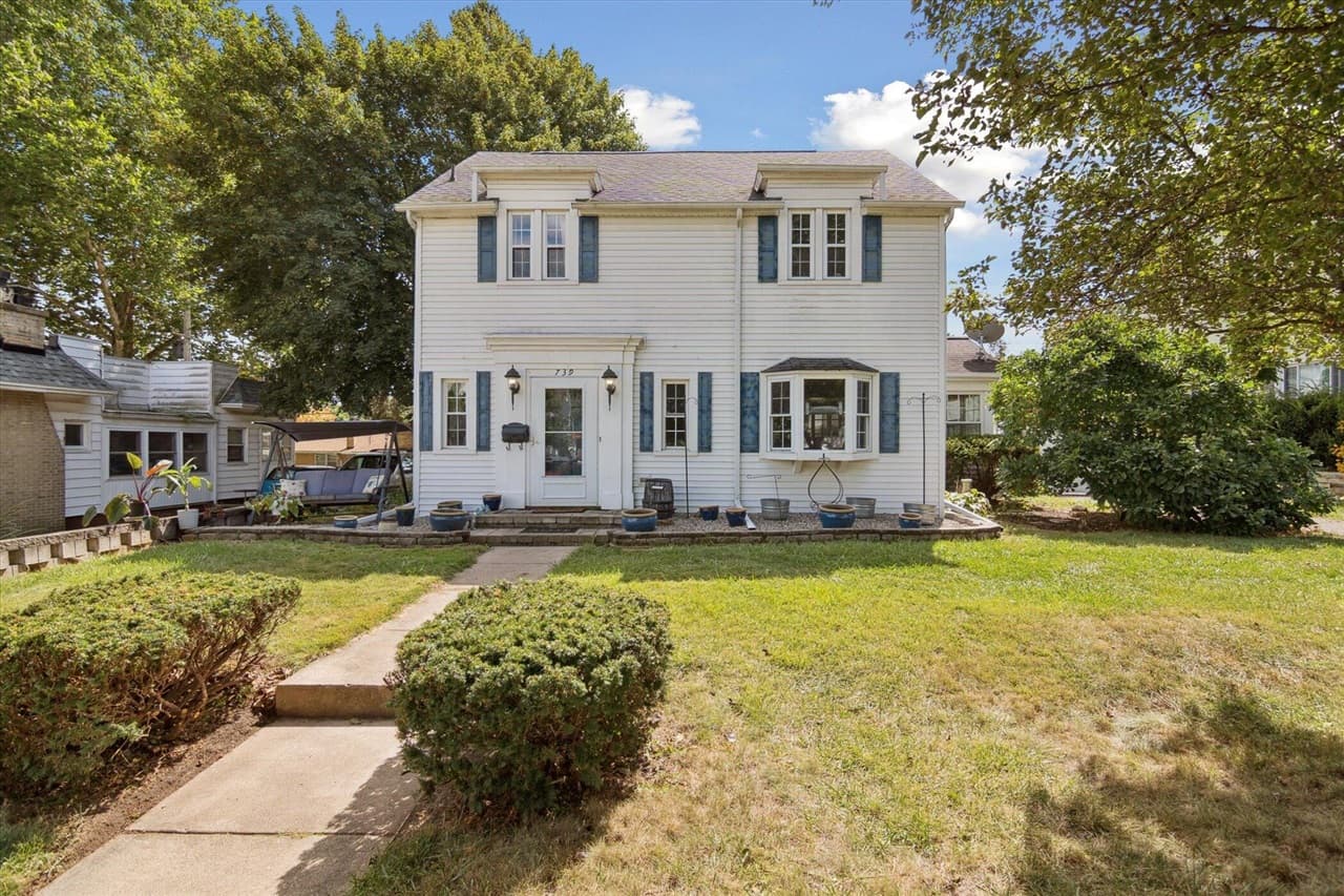 739 Beverly Park Place