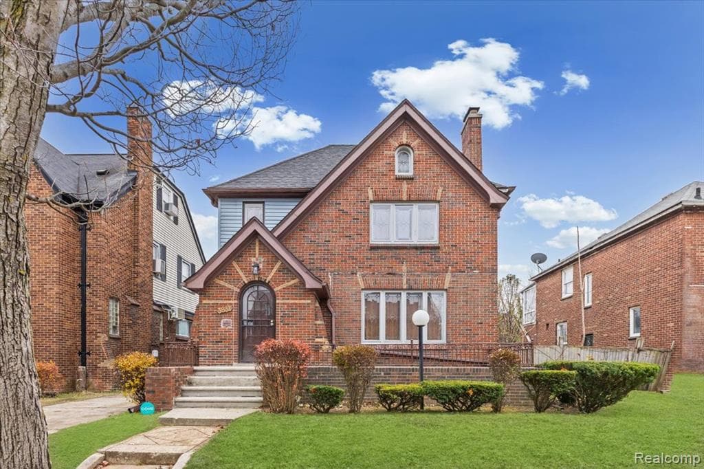 3831 Cortland Street