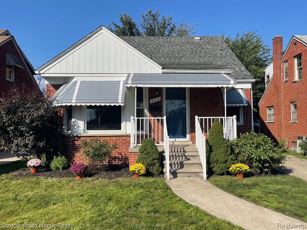 864 Buckingham Avenue