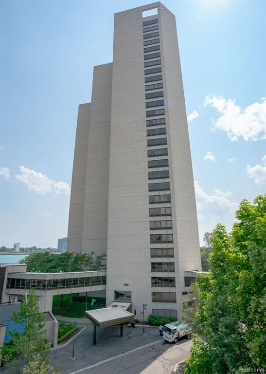 1001 Jefferson Avenue 300-14J