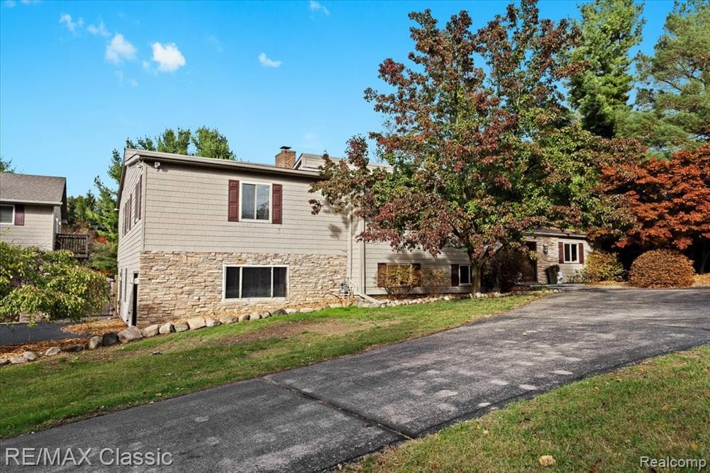 2345 E Commerce Road