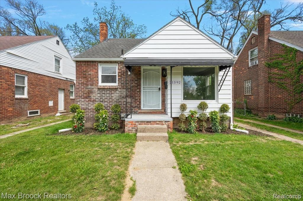 21392 BETHLAWN Boulevard