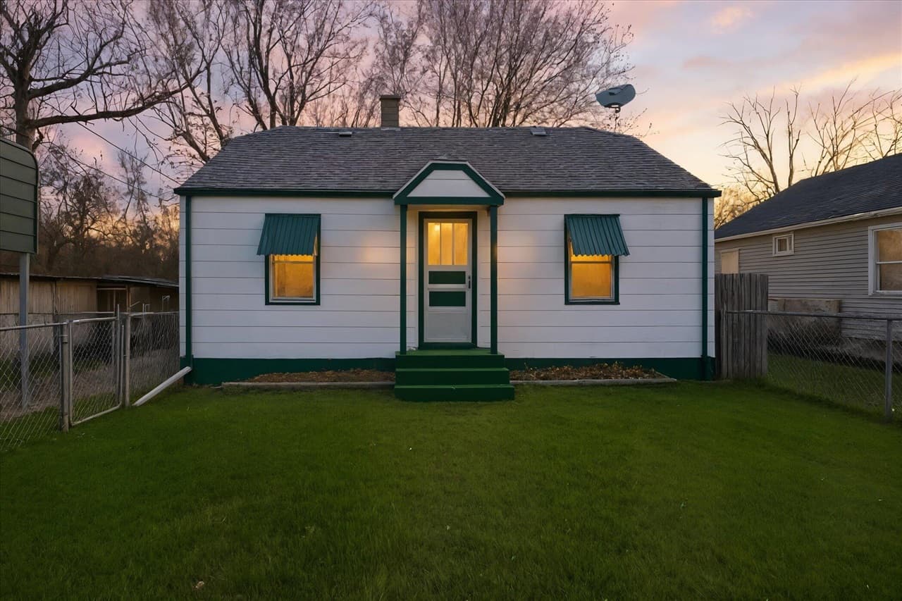 1053 E Empire Avenue