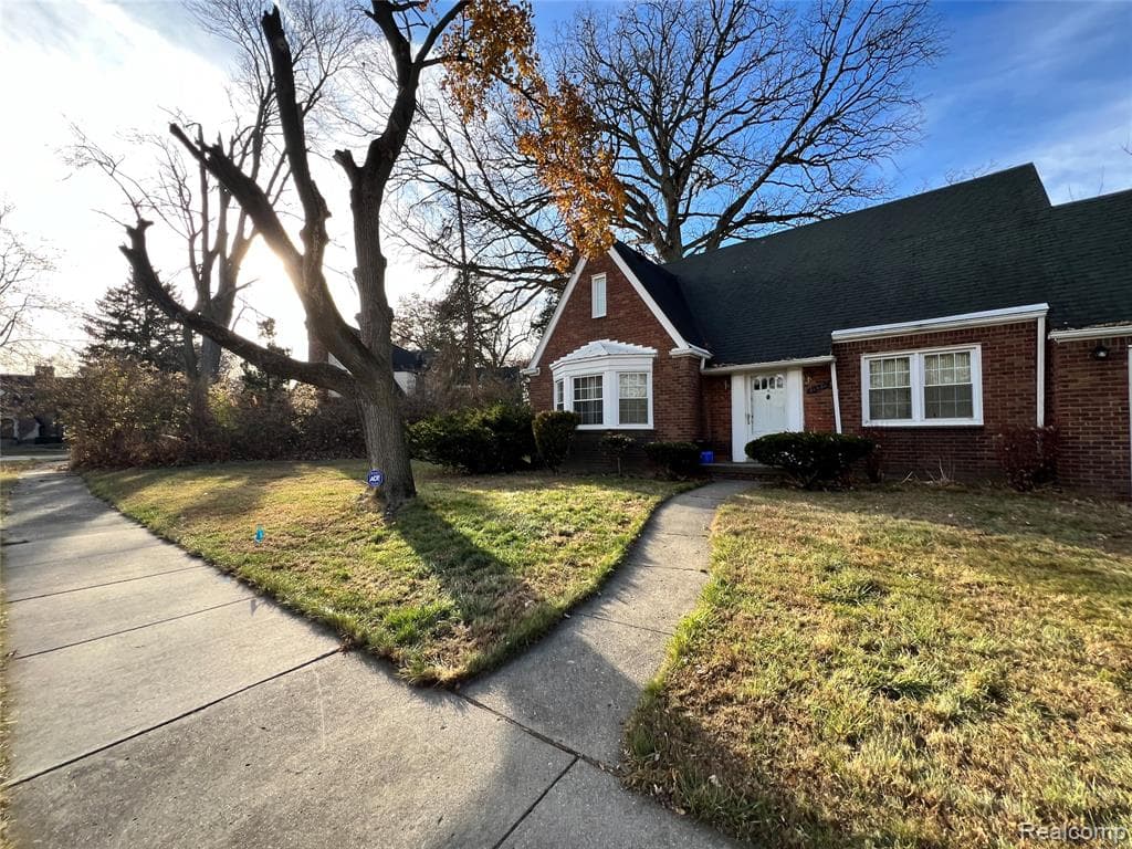 21431 Hollywood Street