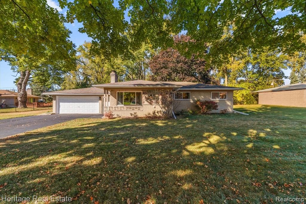 2831 Silverstone Lane