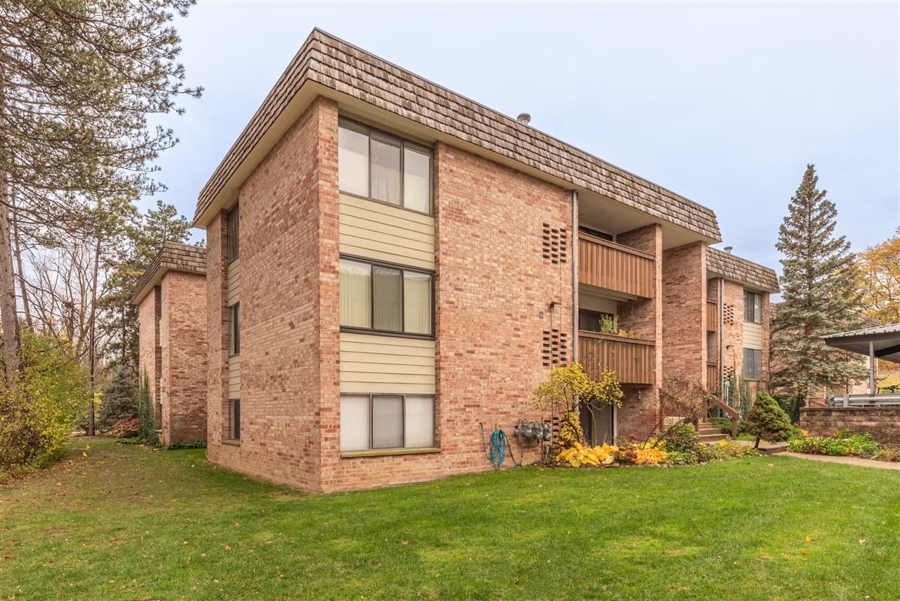 2150 Pauline Blv, 101