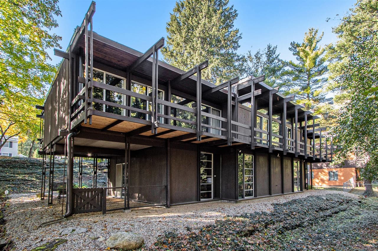 2525 Sheffield Drive