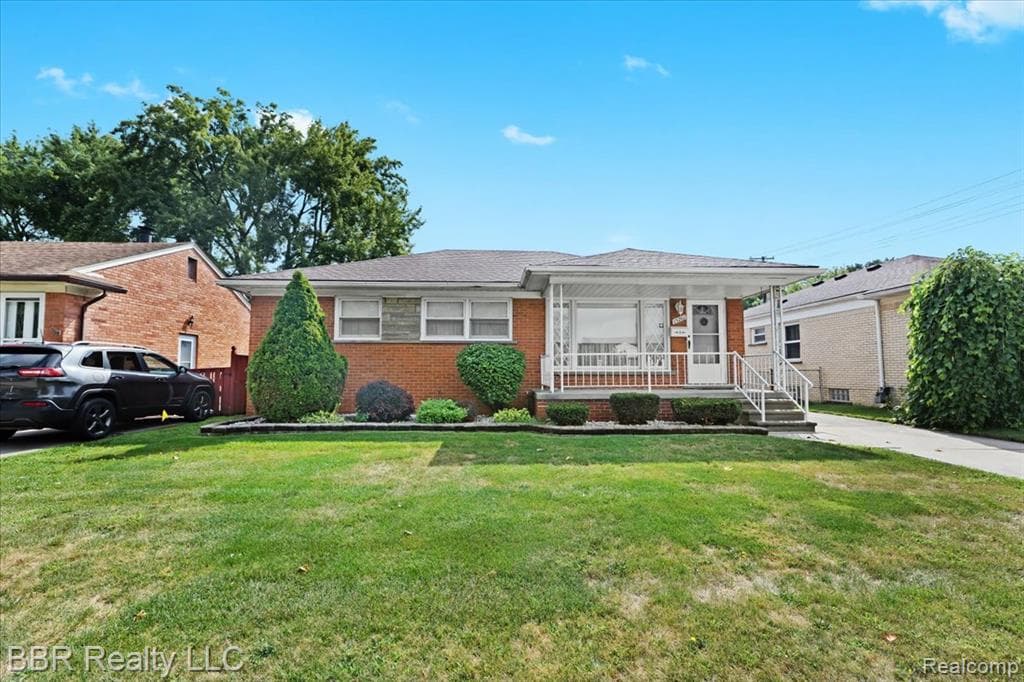 15761 Richmond Street