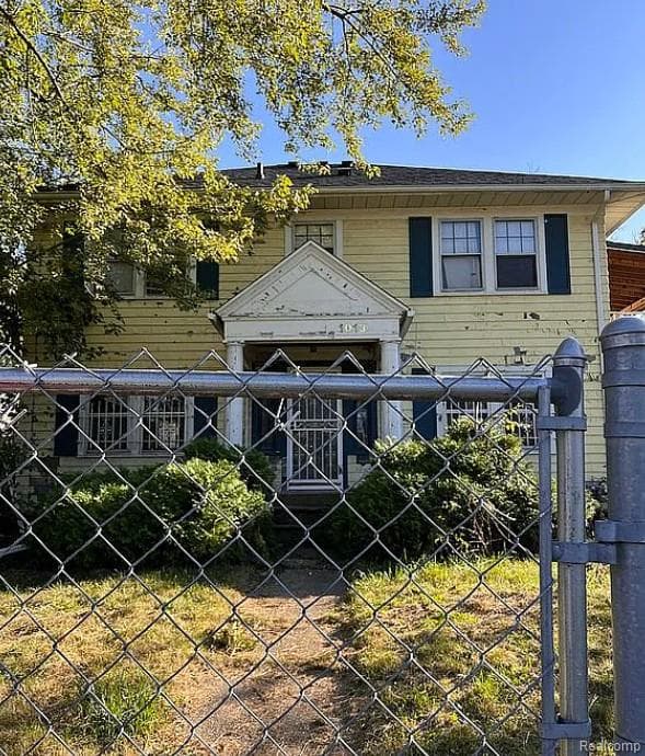 1013 W Hamilton Avenue