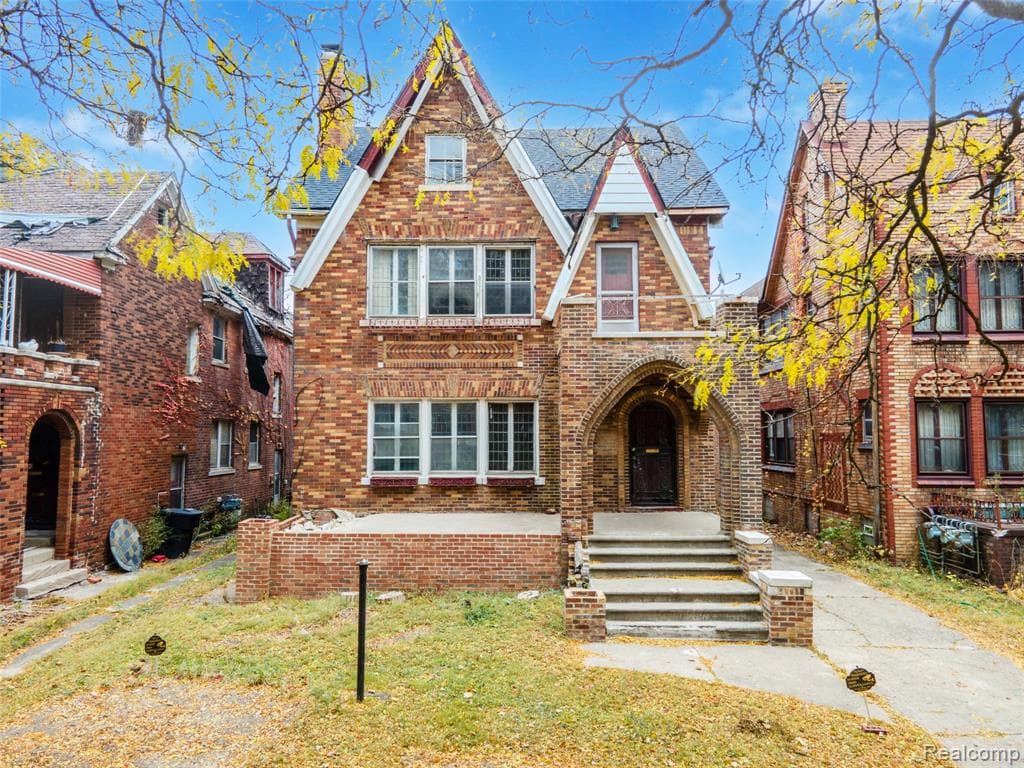 16160 La Salle Avenue