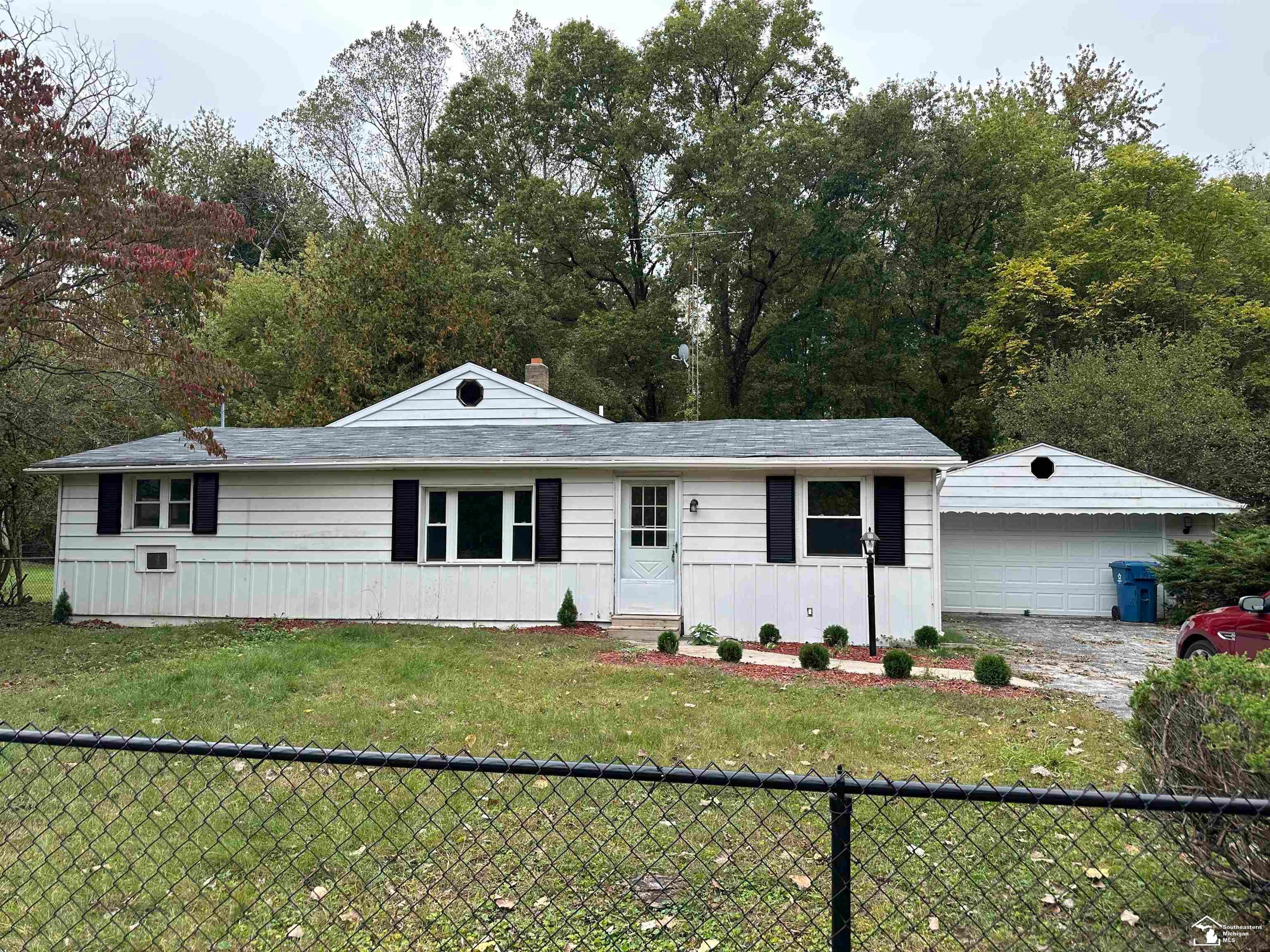 6889 Highwarden Street