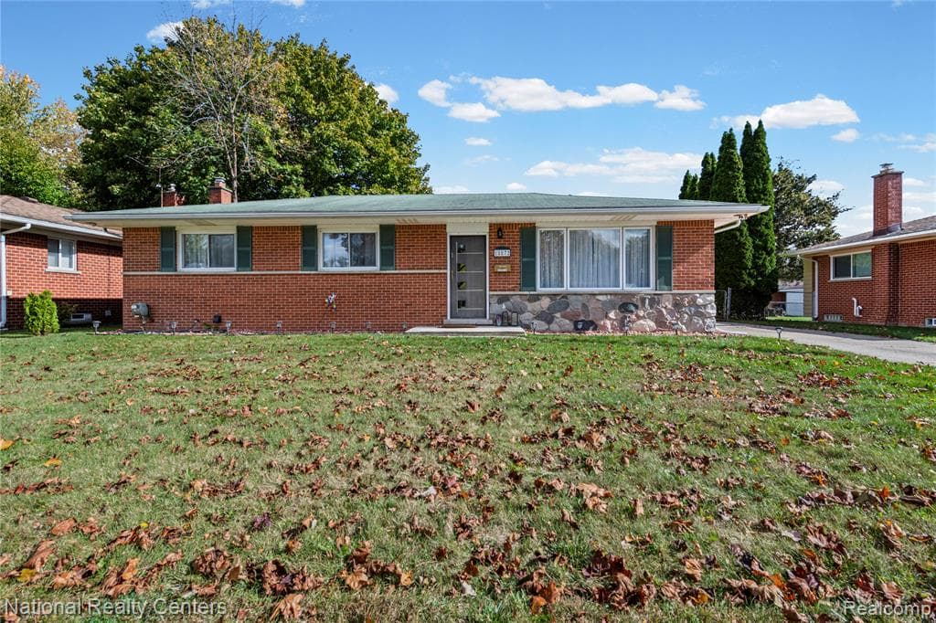 18872 Hillcrest Street